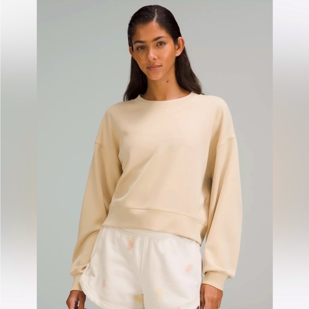 EUC Lululemon Softstreme Perfectly Cropped Oversized Crew in Prosecco
